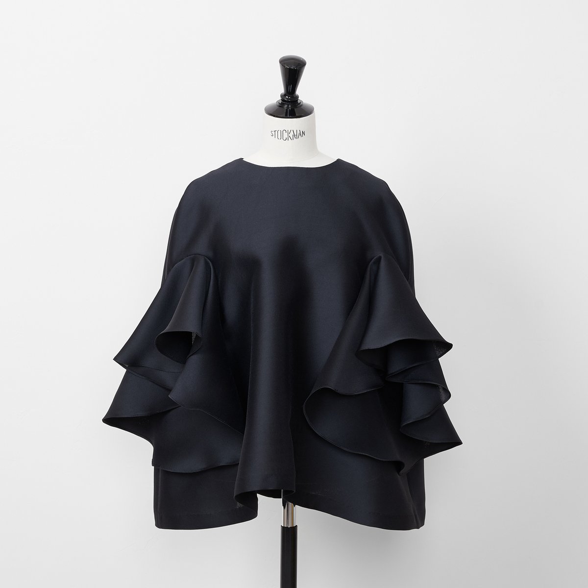 Silky Cape BL black | HEVE
