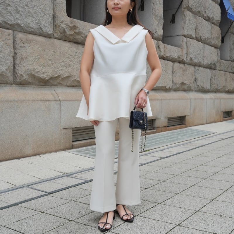 two charm blouse バニラ | HEVE