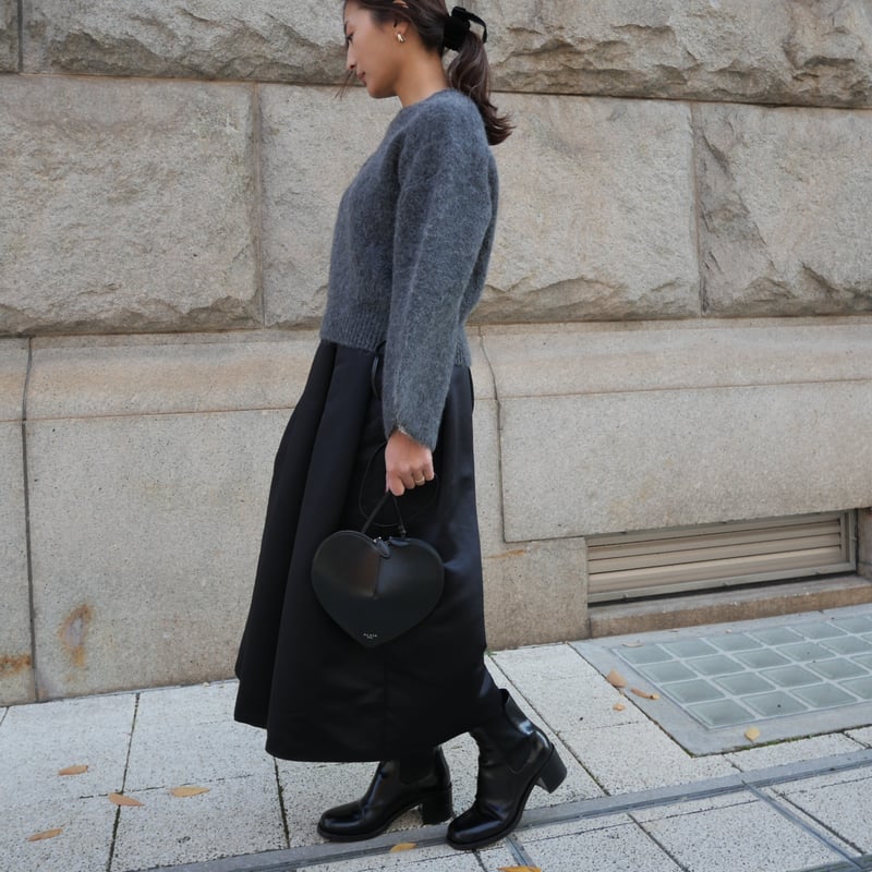 Satin Dress Tuck SK black | HEVE