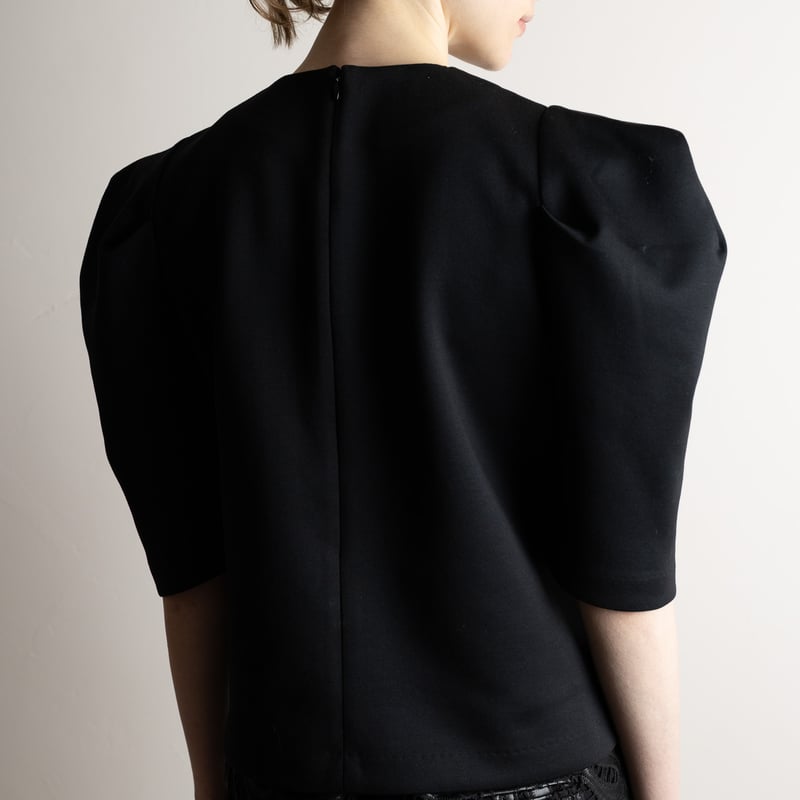 予約】Puff Shoulder Tops black | HEVE