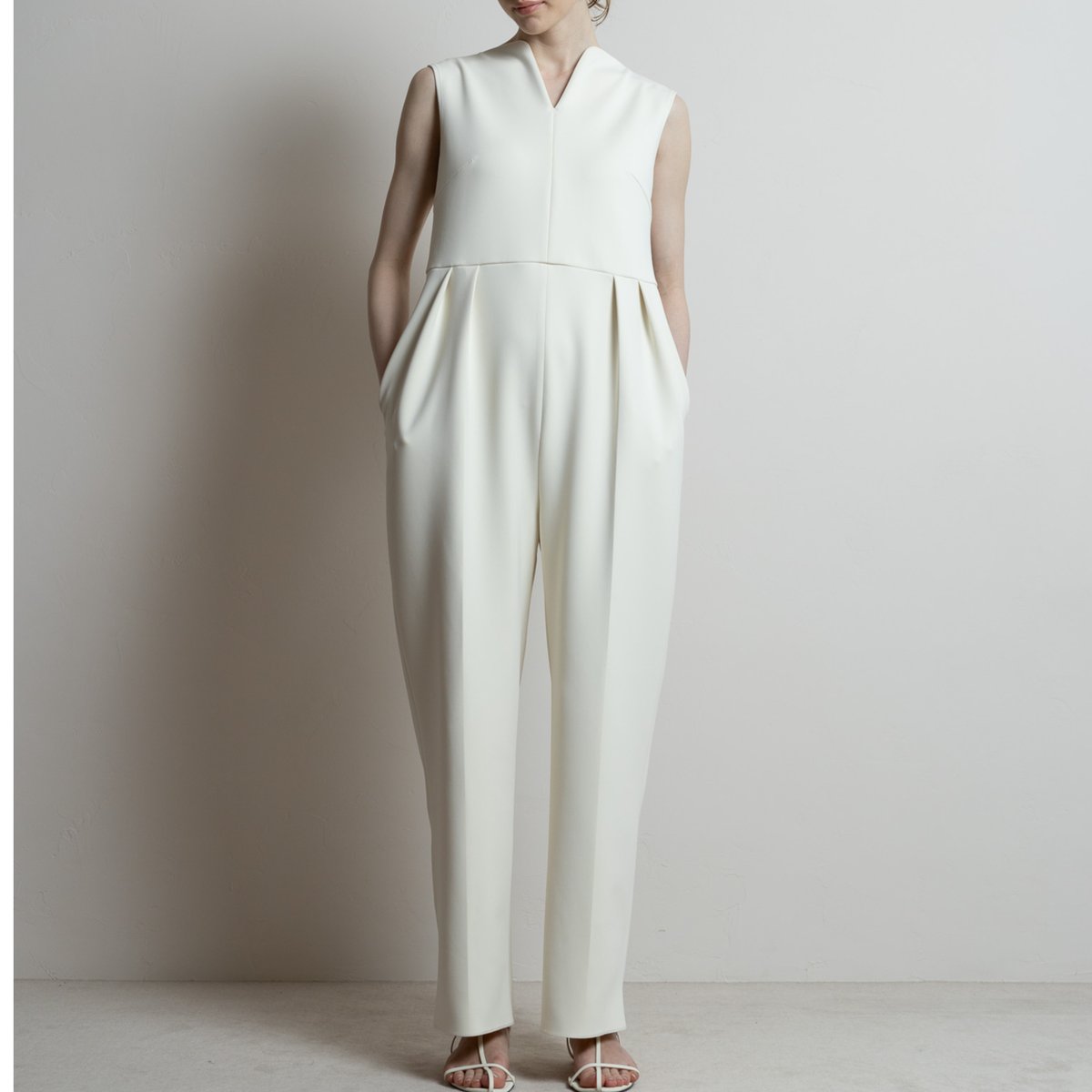 Heart neck all-in-one ecru | HEVE