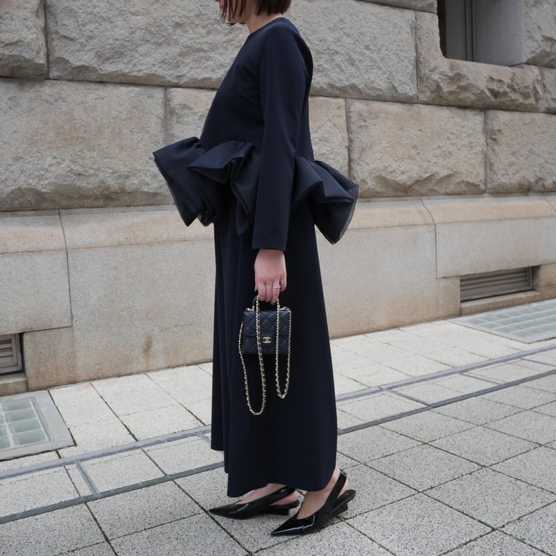 3月下旬発送】Prima Peplum BL navy | HEVE