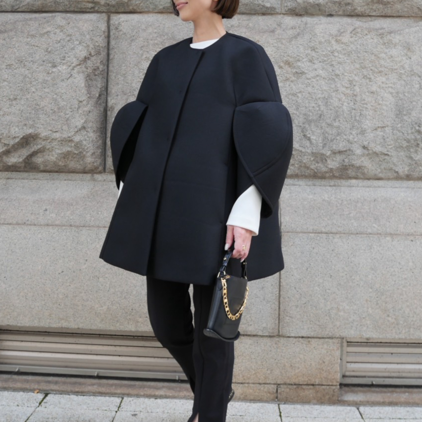 12月下旬発送】Tulip Sleeve Bonding Coat | HEVE
