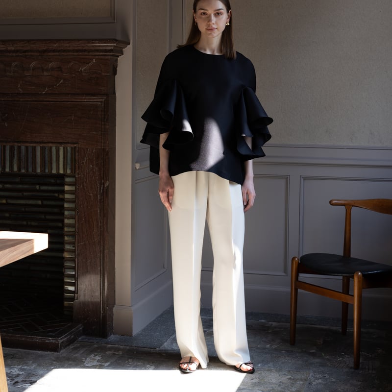 Silky Cape BL black | HEVE