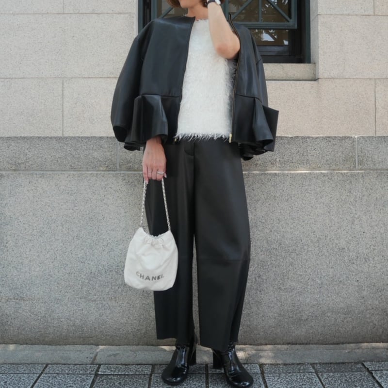 Heve【新品】Petal Form Blouson　ペプラムレザーblack Petal Form Blouson black | HEVE