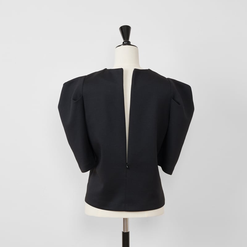 予約】Puff Shoulder Tops black | HEVE
