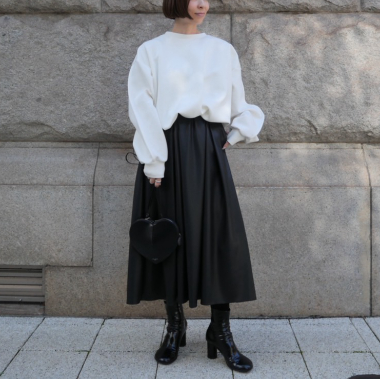 予約】Cloud Balloon Sweat white | HEVE