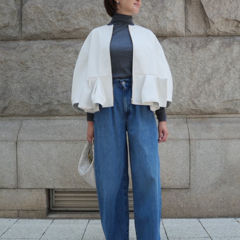 Petal Form Blouson white | HEVE