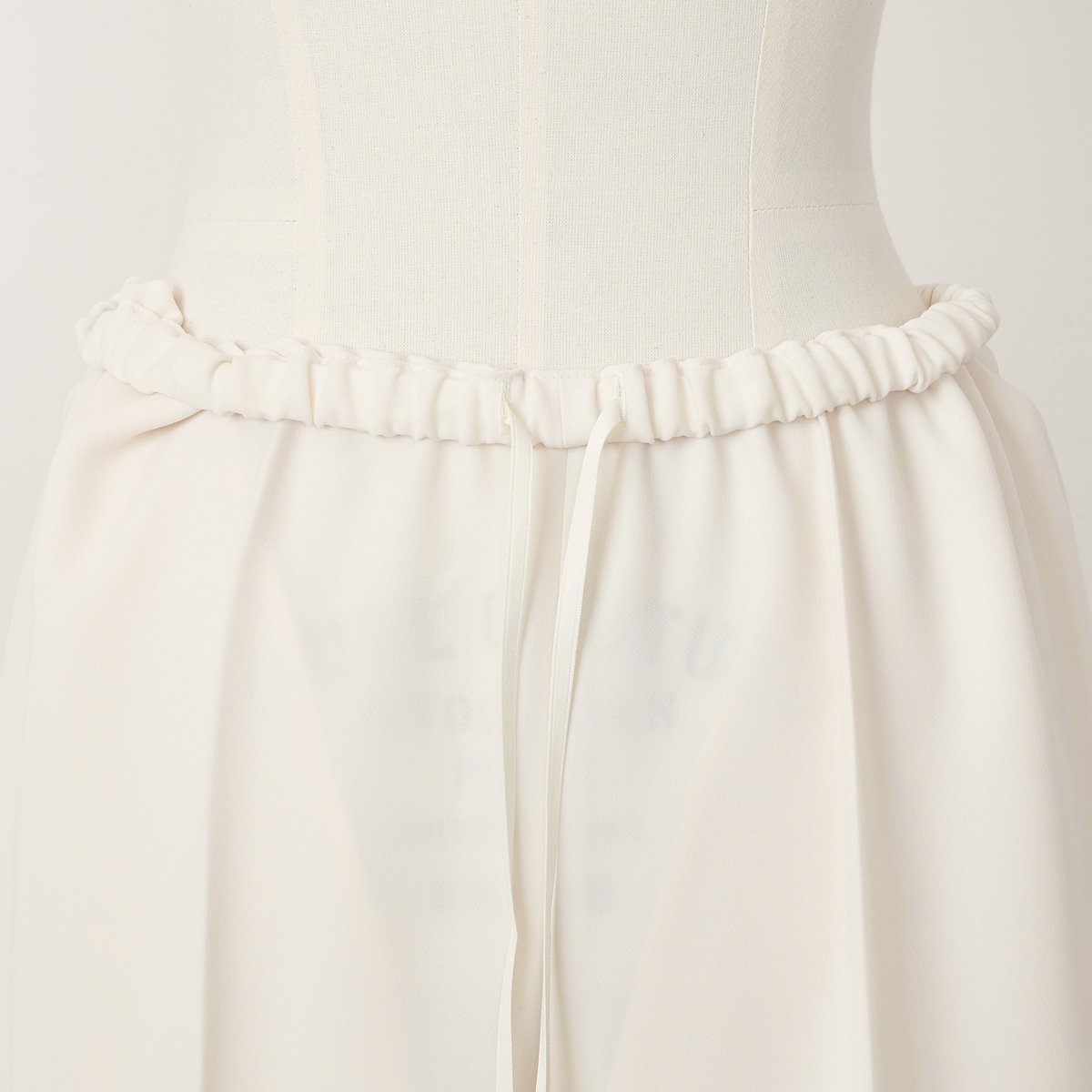 予約】Relax Pants ivory | HEVE