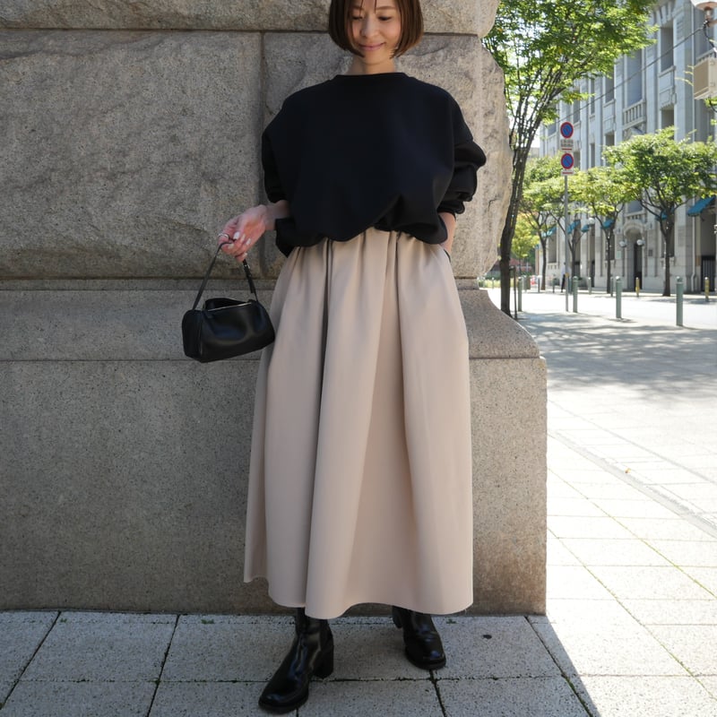 予約】Cloud Balloon Sweat black | HEVE