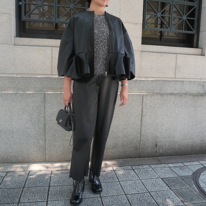 Petal Form Blouson black | HEVE