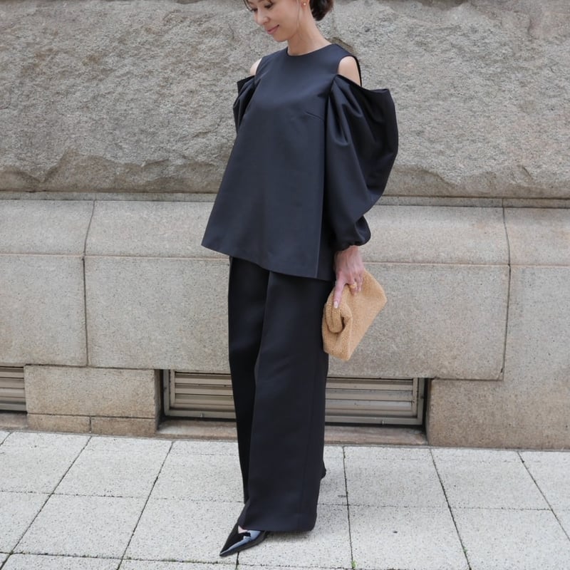 Heve カットオフショルダーブラウス Cut off soulder BL black | HEVE
