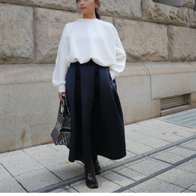 Satin Dress Tuck SK navy | HEVE