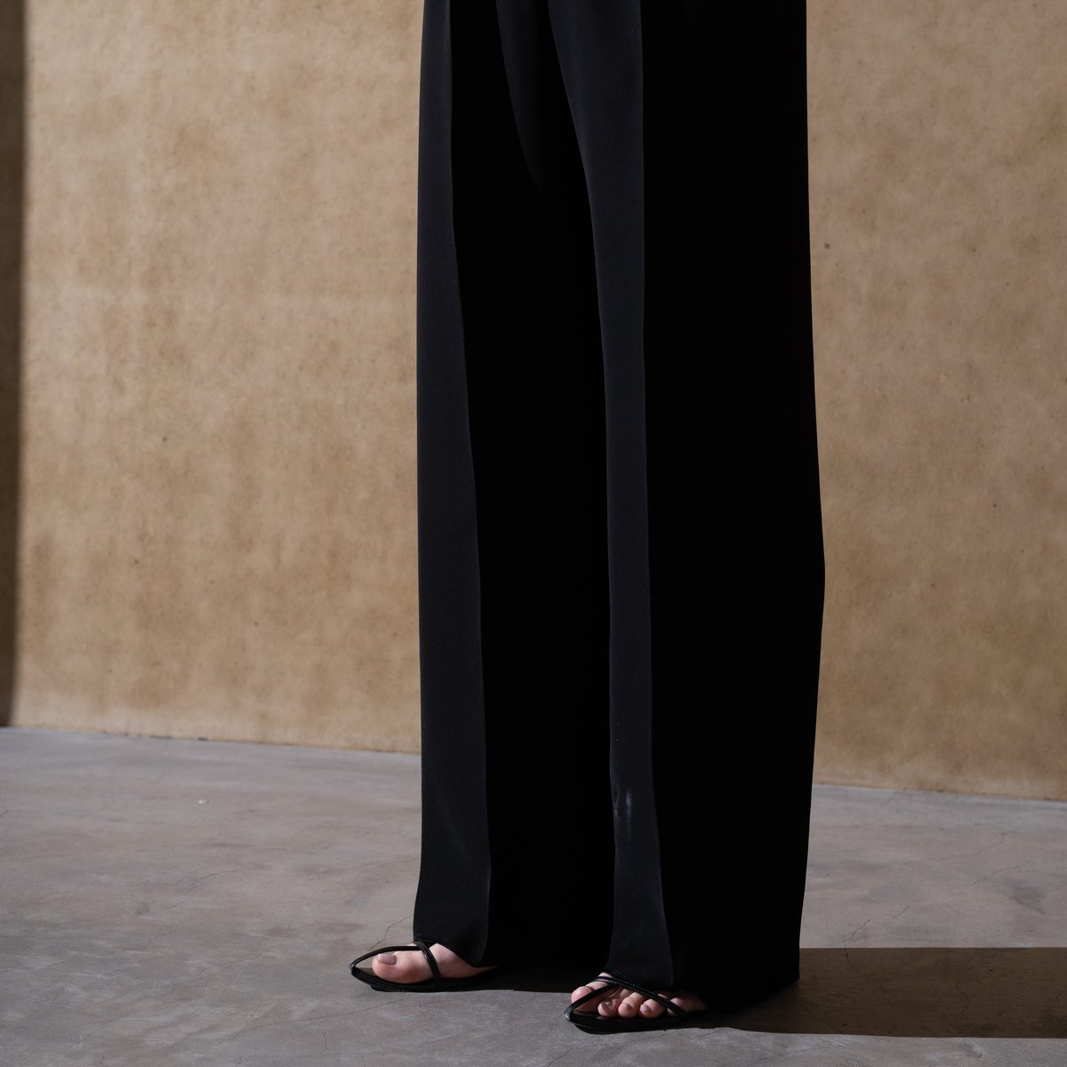 Relax Pants black heve リラックスパンツivory36 予約】Relax Pants black | HEVE