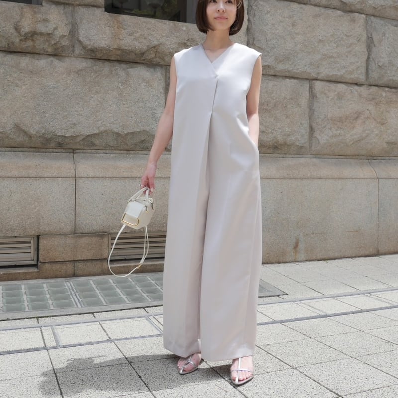 HEVE satin all-in-one グレージュ satin all-in-one グレージュ | HEVE