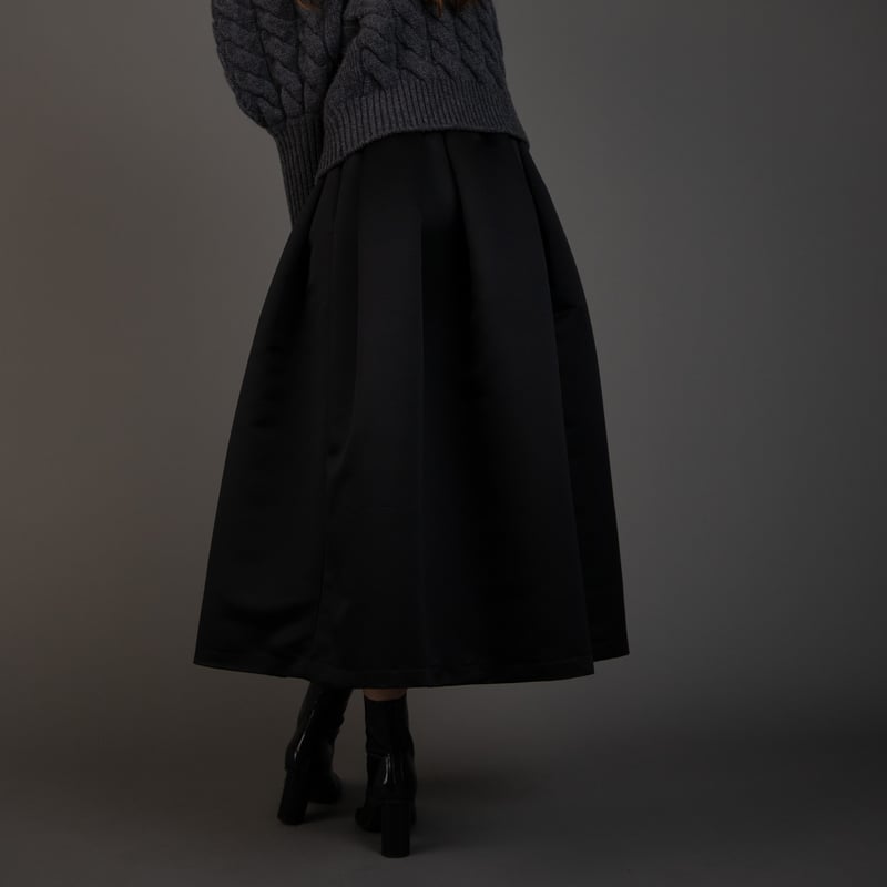 Satin Dress Tuck SK black | HEVE