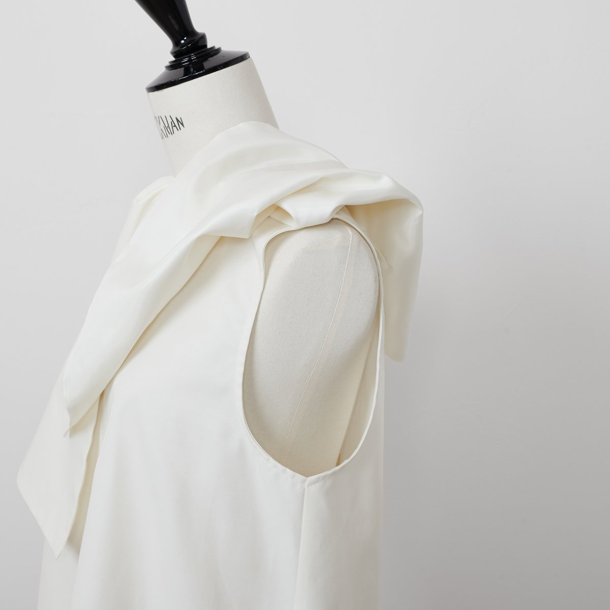 予約】Layer Cape BL vanilla | HEVE