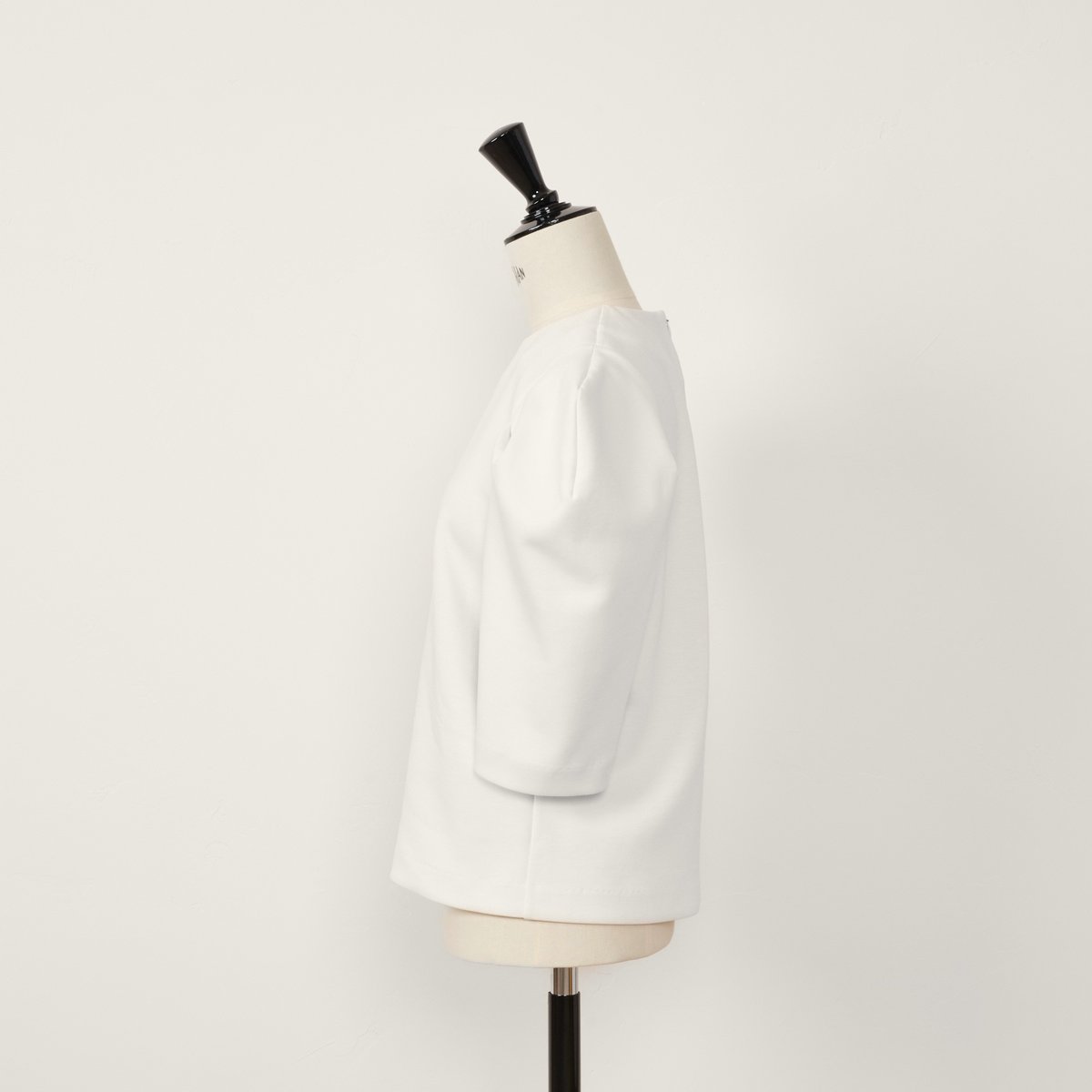 予約】Puff Shoulder Tops white | HEVE