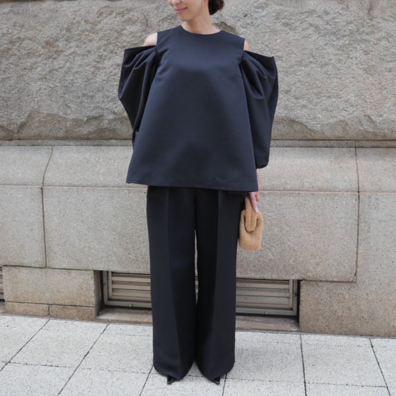 Cut off soulder BL black | HEVE