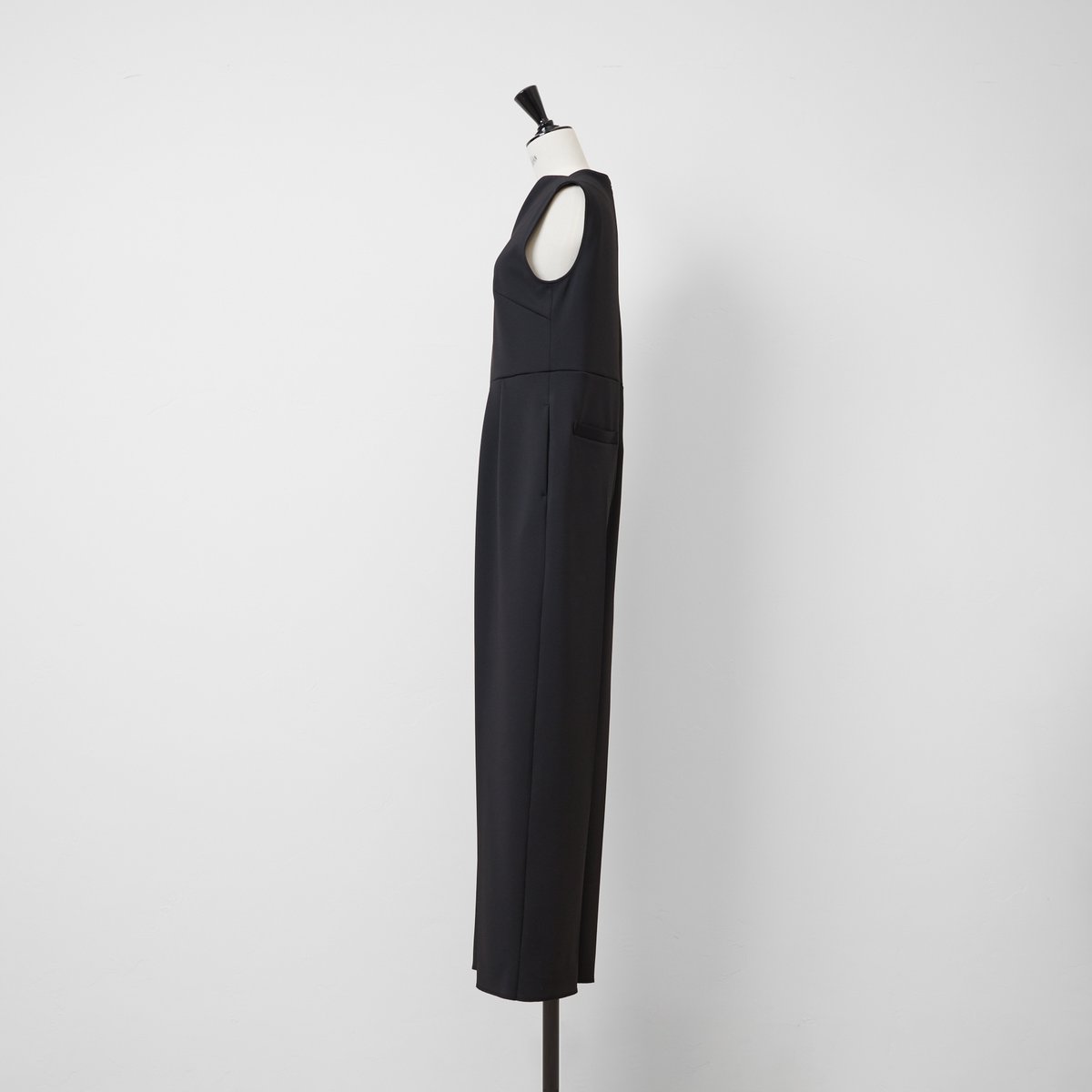 Heart neck all-in-one black | HEVE