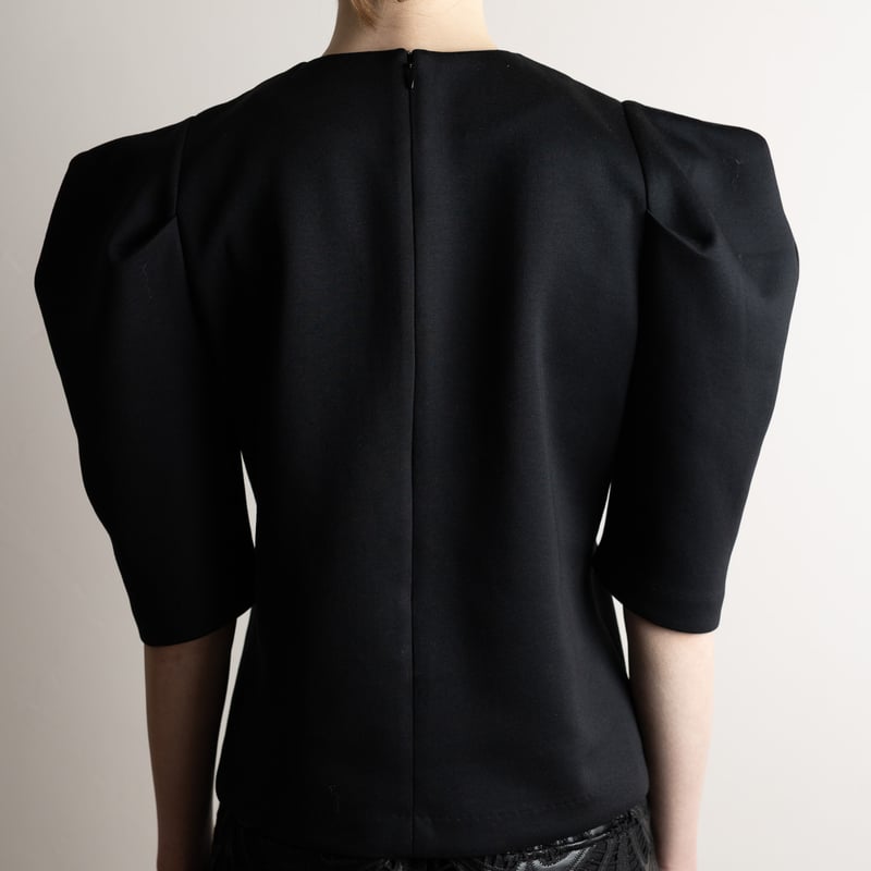 予約】Puff Shoulder Tops black | HEVE