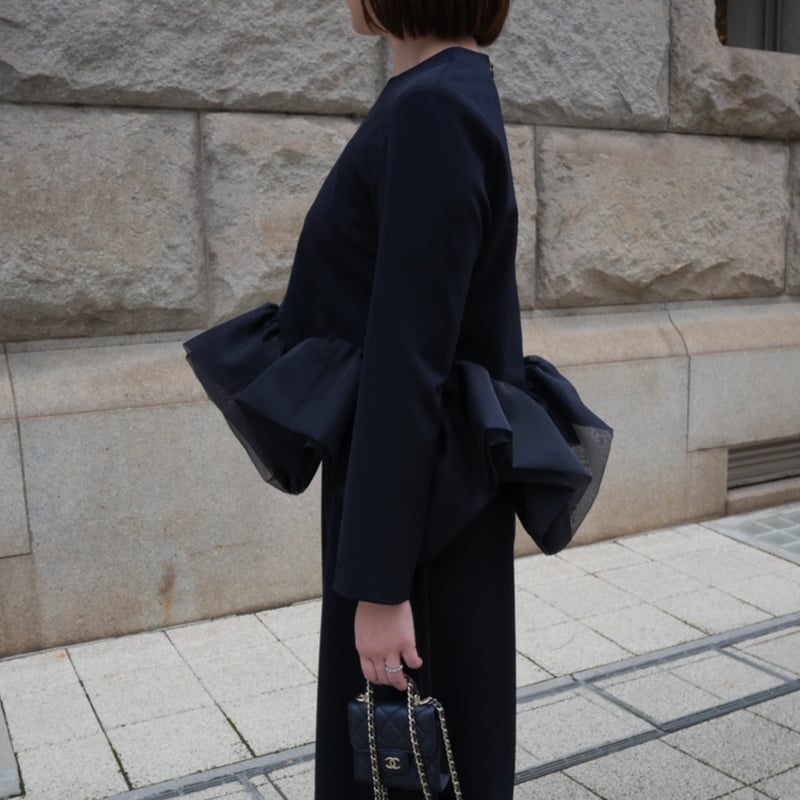 予約】Prima Peplum blouse navy | HEVE