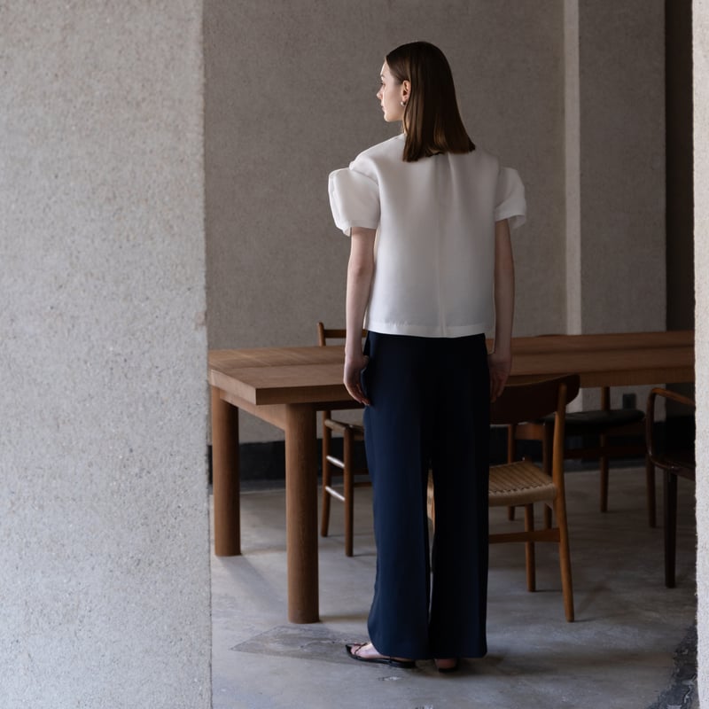 予約】Trinity Sleeve BL white | HEVE