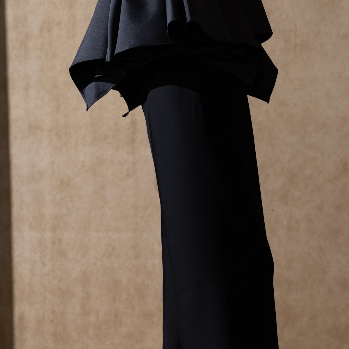 予約】Relax Pants black | HEVE