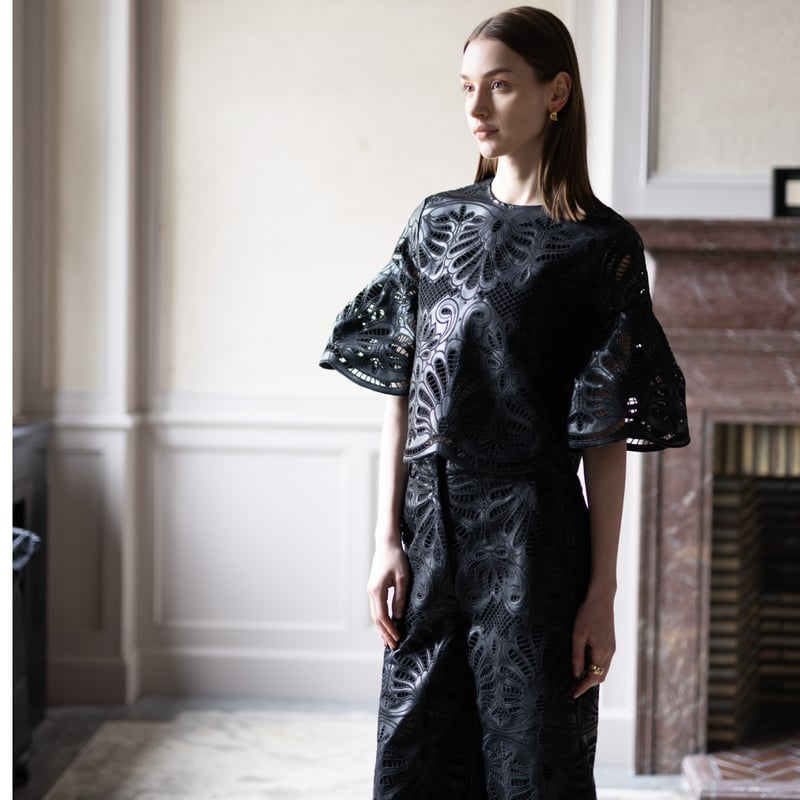 予約】Leather Lace Scalap PT black | HEVE