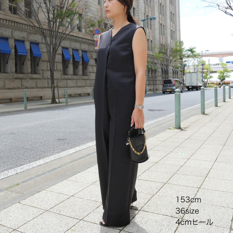Satin all-in-one black | HEVE Satin all-in-one black | HEVE