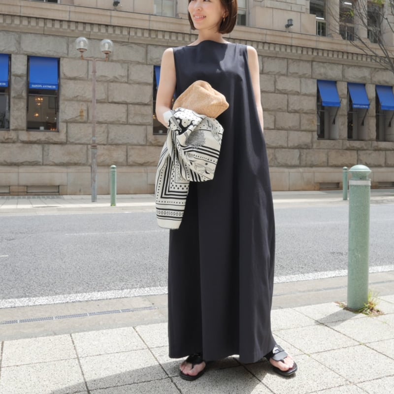 two charm dress ブラック | HEVE