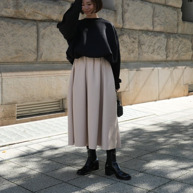 予約】Cloud Balloon Sweat black | HEVE