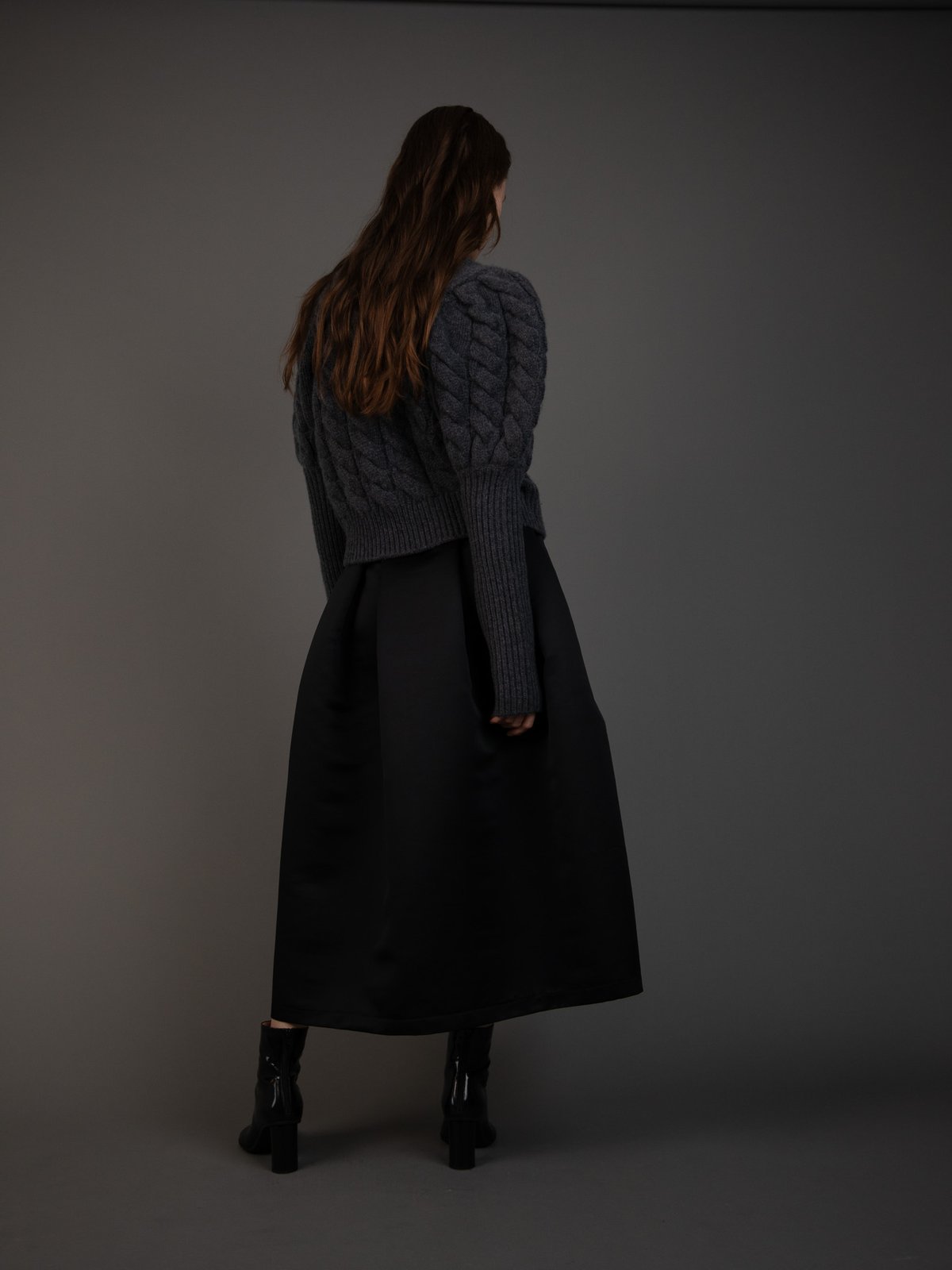 Satin Dress Tuck SK black | HEVE