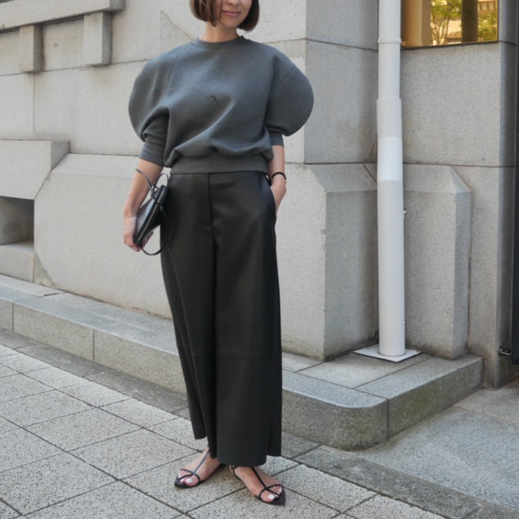 Cloudy Tops charcoal | HEVE