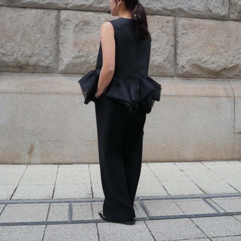Prima Peplum Sleeveless black | HEVE