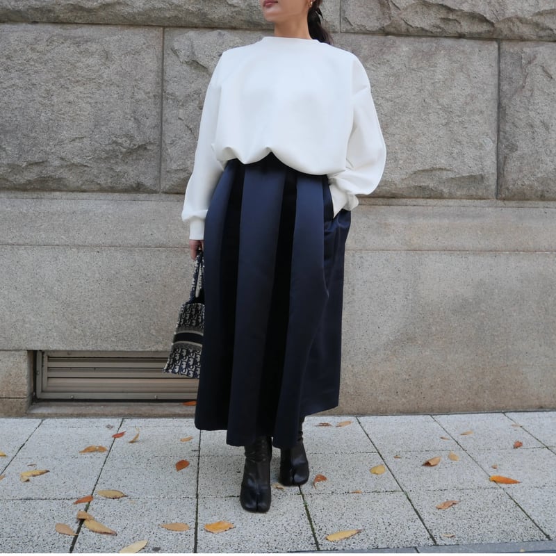 Satin Dress Tuck SK navy | HEVE