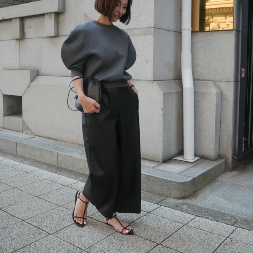 Cloudy Tops charcoal | HEVE