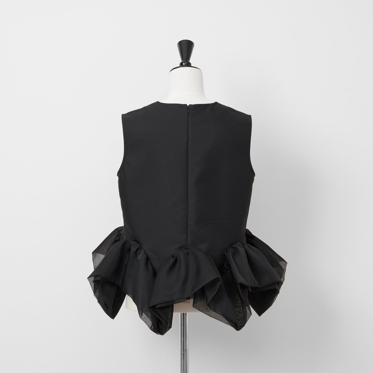 新品未使用タグ付き　HEVE Prima Peplum JK Black 38 楽しみにしてた @heve.jp Prima Peplum JK black 一目惚れだった