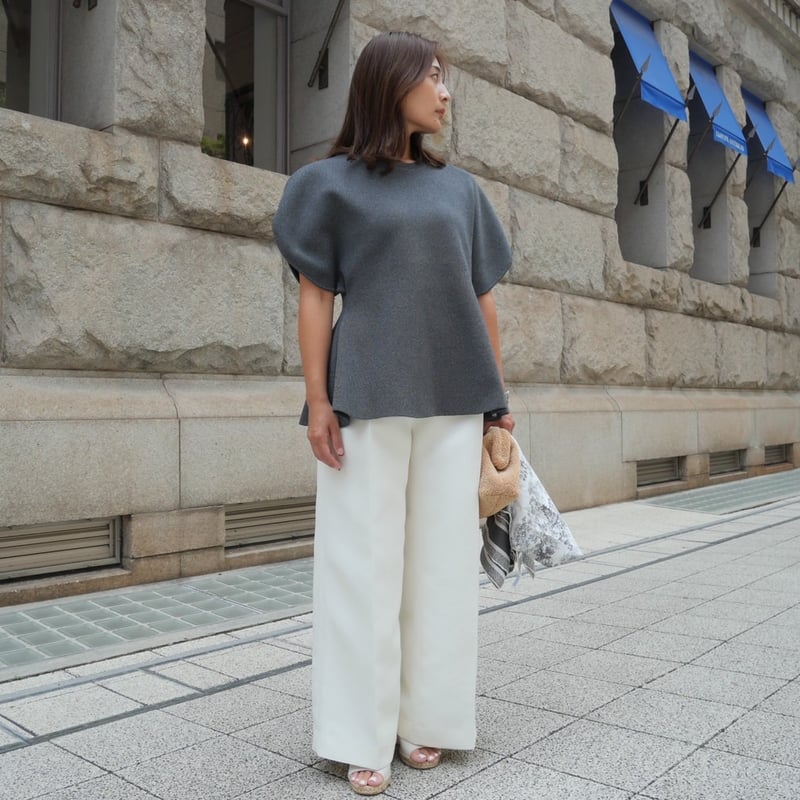 即納1点のみ【heve】Arch Peplum knit charcoal Arch Peplum knit charcoal | HEVE