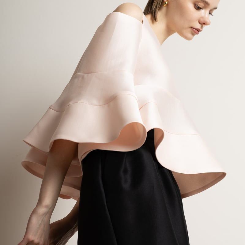 heve カットオフシルエット シルキーブラウス カットオフシルキー BL ブラック | HEVE