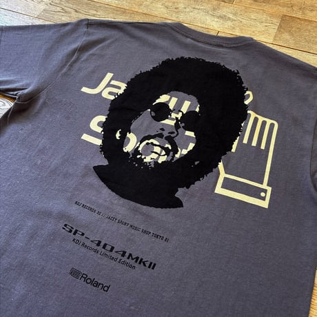 【Roland】KDJ Records // Jazzy Sport 〈Ver.1 logo〉Tシャツ（ダーク グレー）