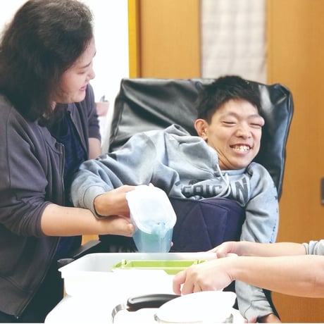 紙の縁：ポケのーと　手漉き和紙の表紙があたたかい