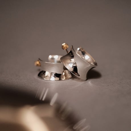 ［botanical］タービー フープ ピアス M
