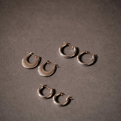 ［basic］クロッシング フープピアス M