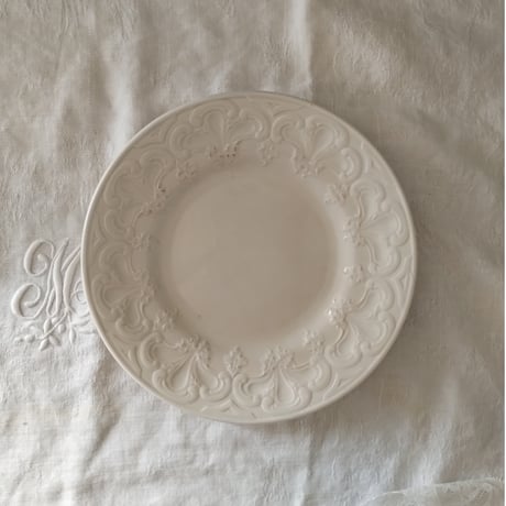 クレイユモントロー | STORES