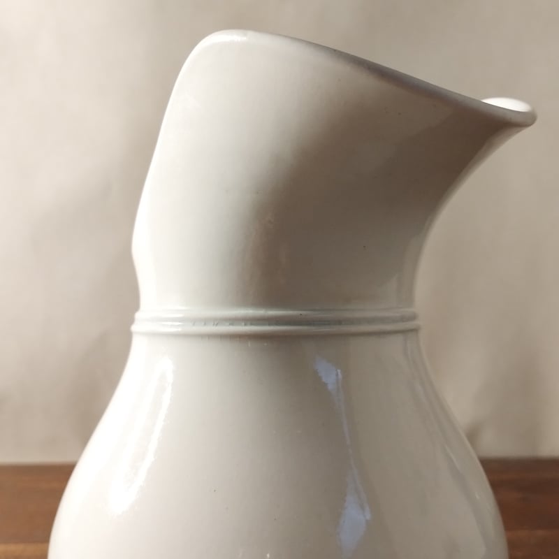 白いアヒル口のピシェ 10 | フランス アンティーク 陶器 専門店