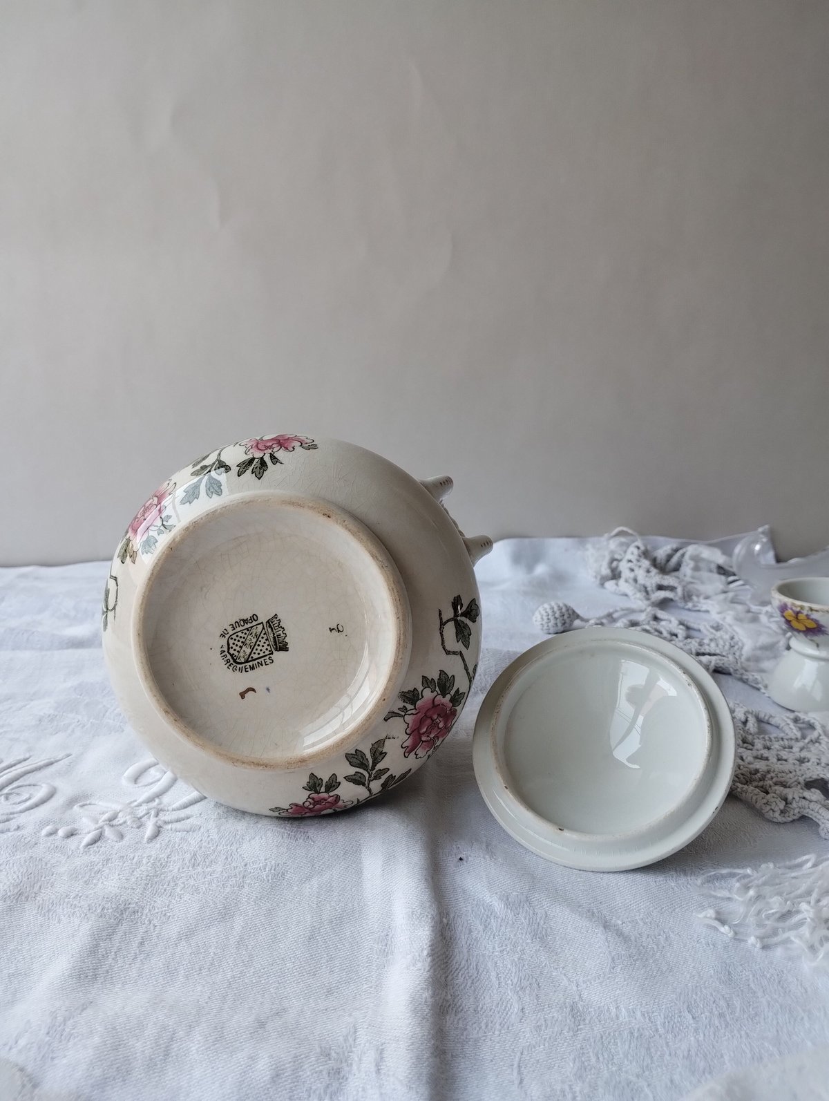 19世紀　サルグミンヌ　可憐なシュクリエ　美品 サルグミンヌのシュクリエ | フランス アンティーク 食器・花瓶 専門店