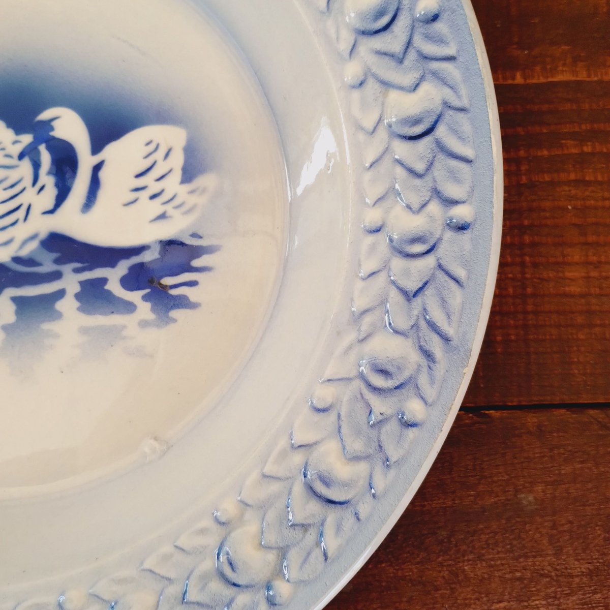 ボルドー 程よく色付いた枯れ感のあるレリーフプレート 深皿 フランス