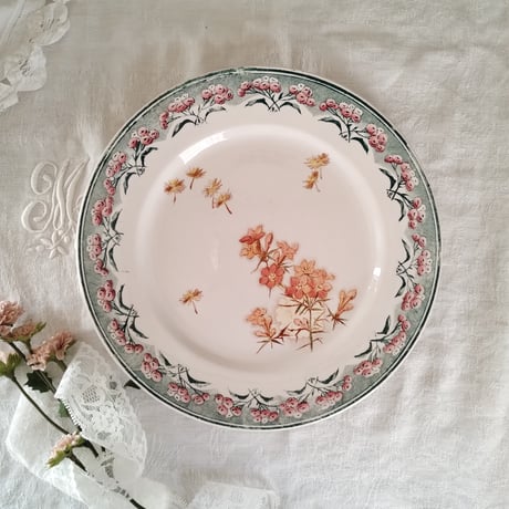 クレイユモントロー | STORES