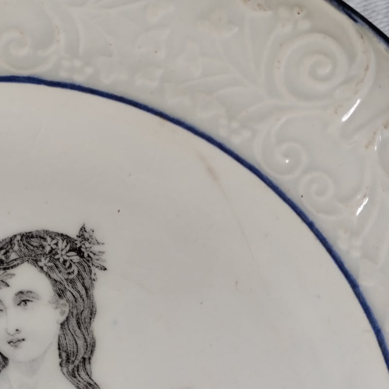 フランスアンティーク ショワジールロワの貴婦人が描かれたデザート